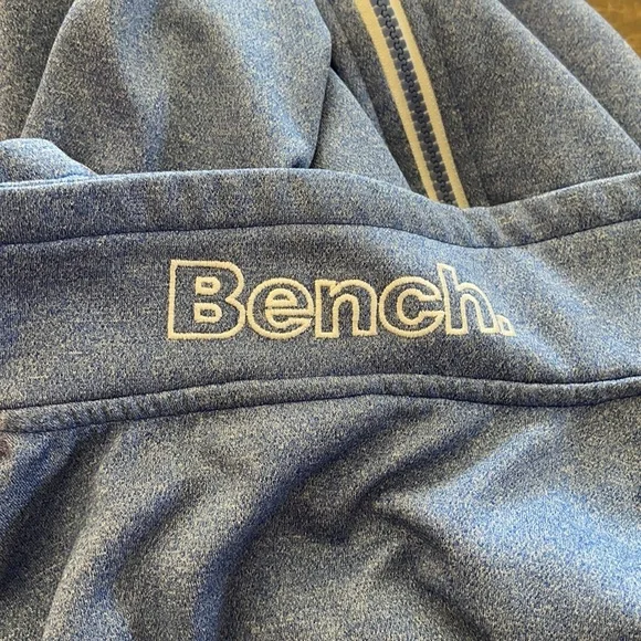 Bench jacket size M 🥰🥰 - Picture 4 of 5